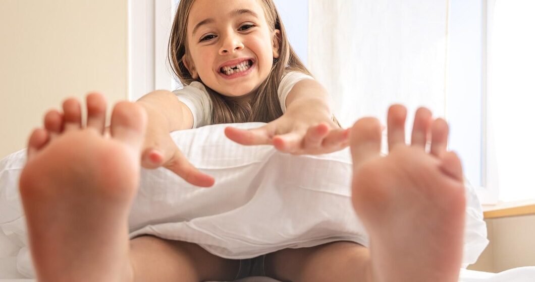 Jak wkładki Memo mogą wspomóc prawidłowy rozwój stóp u dzieci?
